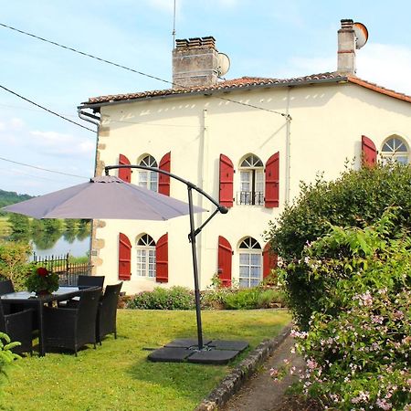 La Maison Du Passeur Availles-Limouzine Bagian luar foto